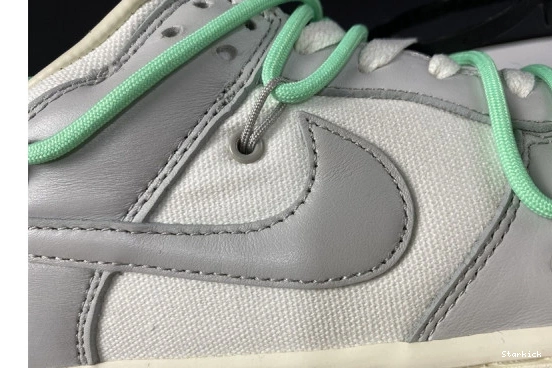 DM1602-114 Nike 4 Lot Low Dunk O-W 0205